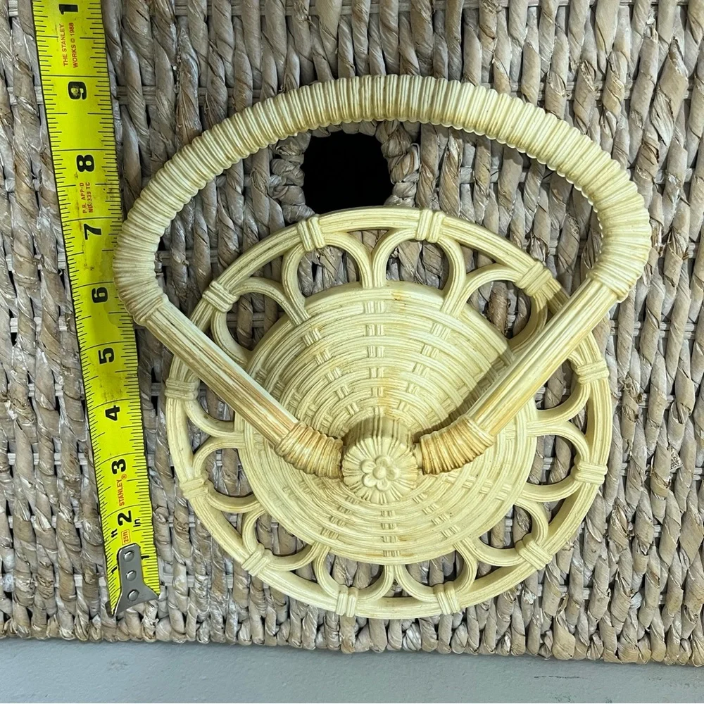 Vtg 1978 Homco 3314 A Ivory Hard Plastic Woven Design Towel Holder‎ Shabby Chic